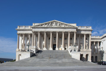 Obraz premium South side of Capitol Washington DC in sunny day