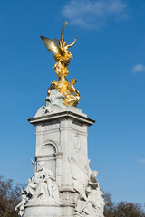 Fototapeta na wymiar Victoria Memorial outside Buckingham Palace
