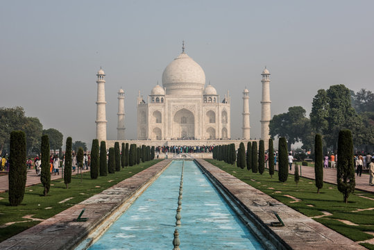 Visiting Taj Mahal