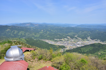 大佐山展望台から見た大佐の町と付近の施設