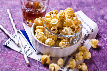Homemade caramel popcorn