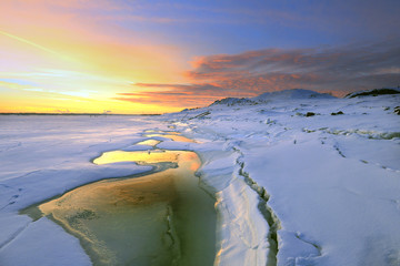 Sunset on the winter river