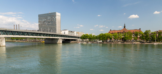 Panorama sur B&acirc;le et le Rhin
