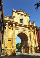 Fototapeta na wymiar Puerta de Córdoba en Carmona, provincia de Sevilla, España