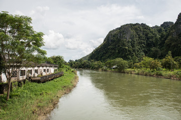 Obraz premium River Bank House