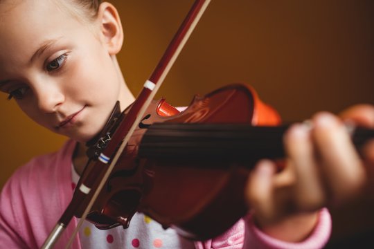 Girl playing the violin