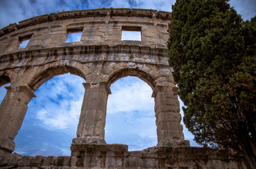 Fototapeta na wymiar roman stone arch detail