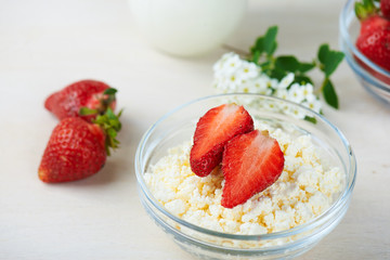 cottage cheese with strawberry and fresh berries