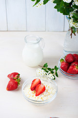 cottage cheese with strawberry and fresh berries