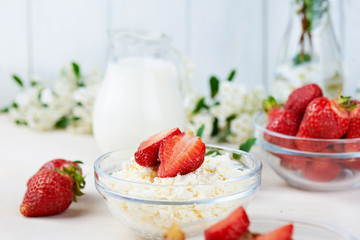 cottage cheese with strawberry and fresh berries