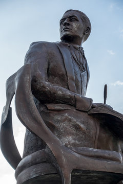 Close-Up view of the Statue honouring Ivor Novello