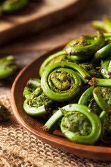 Raw Organic Green Fiddlehead Ferns