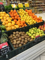 frutta e verdura ortaggi cibo negozio fruttivendolo