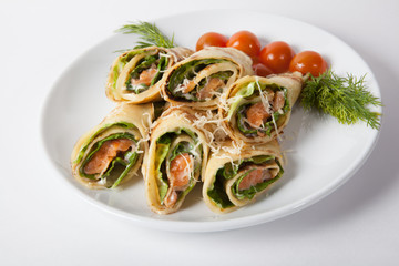 Salmon spring rolls