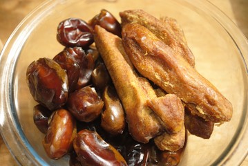 dried bananas and dates