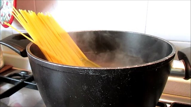 Spaghetti , Italia