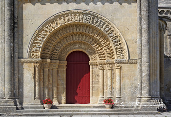 Aulnay, Church Saint-Pierre - The decoration of the western portal, Charente-Maritime, Poitou-Charentes. UNESCO WH Site - the Pilgrim's Road to Santiago de Compostela