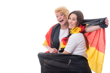 glückliche deutschland fans mit fahnen