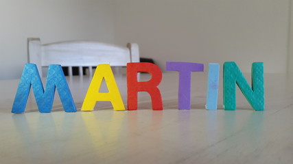 nombre Martin en goma eva colorida