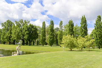 Fototapeta na wymiar Potsdam Neptunbassin im Lustgarten