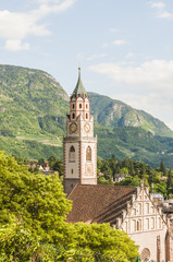 Meran, Altstadt, Stadt, St. Nikolaus, Pfarrkirche, Kirche, Pfarrplatz, Vinschgau, Südtirol, Italien, Frühling, Sommer, Waalweg, Spazierweg