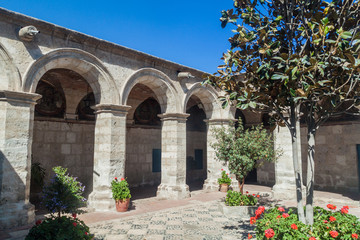 Fototapeta na wymiar Cloister in Santa Catalina monastery in Arequipa, Peru
