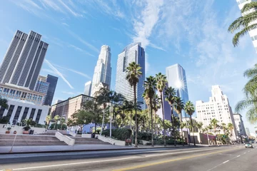 Rolgordijnen Stadsgebouw weg voor moderne kantoorgebouwen in Los Angeles