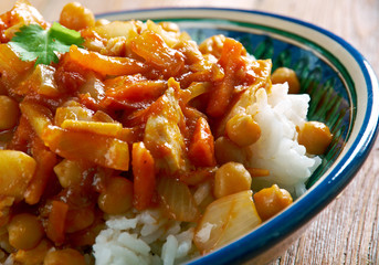 Afghan dish with chicken, chickpeas .