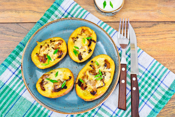 Potatoes Stuffed with Mushrooms and Cheese