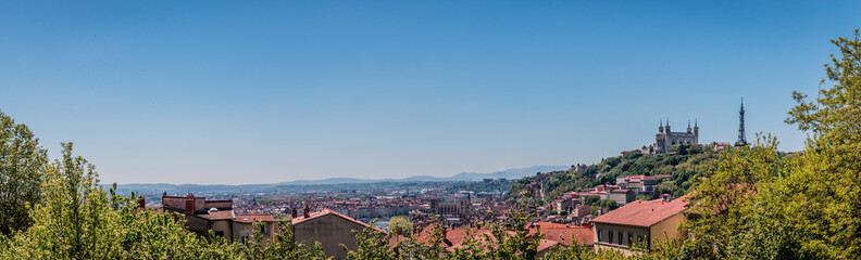 Panorama de Lyon et de la coline de Fourvière de la Croix-Rousse
