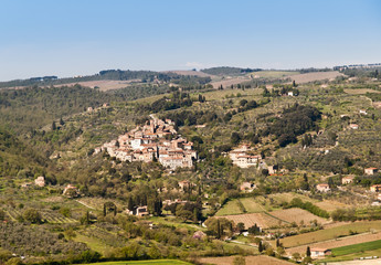 Fototapeta na wymiar medieval town in the hill in Val di Chiana