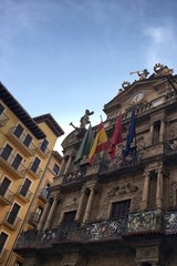 Fototapeta premium city hall in pamplona