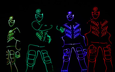 Obrazy  zespół taneczny w strojach LED