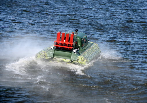 Amphibious boat "Slavir 636" on the river Moscow.