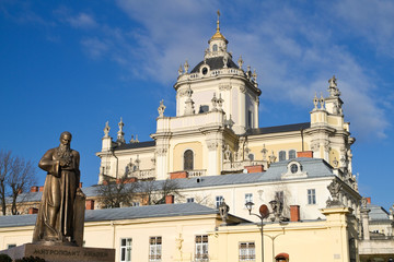 Fototapeta na wymiar St. George's Cathedral in Lviv