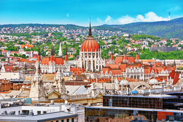 Obraz premium View of Budapest and Parliament from Bell Tower of St. Stephen B