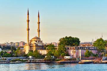 Fototapeta na wymiar Istambul - cityscape view on most big city in Asia, and Turkey.