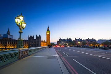 Foto op Plexiglas London scenery at Westminter bridge with Big Ben and blurred red bus, UK © Patryk Kosmider