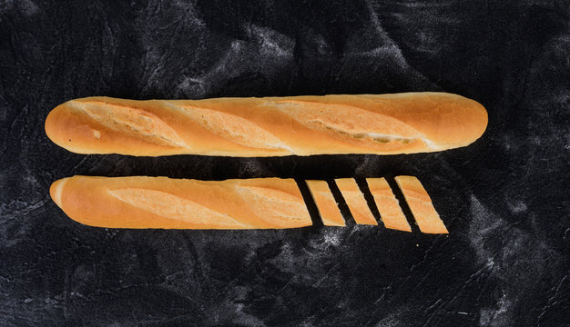Baguette su fondo nero