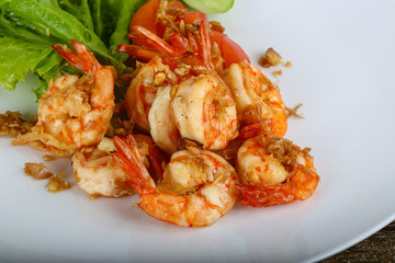 Grilled shrimps with garlic