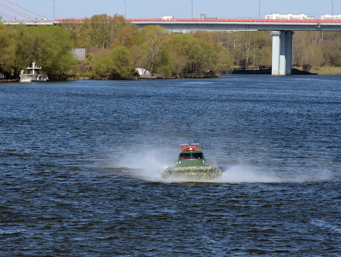 Amphibious boat "Slavir 636" on the river Moscow.