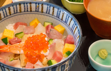 海鮮丼
