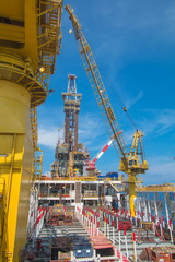 Fototapeta premium Offshore oil and rig platform