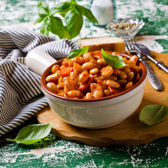 Baked beans in sauce