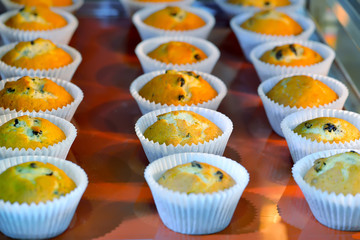 Cakes on confectionery production