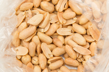 peeled salted peanuts