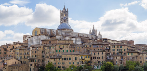 Obraz premium Beautiful view of the historic city of Siena, Italy 