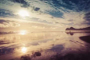 Foto op Plexiglas Bethells Beach in Auckland, Nieuw-Zeeland © cloud9works