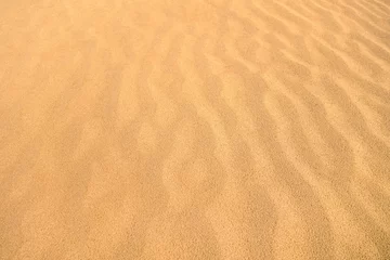 Foto auf Acrylglas Wüstensanddünen-Panorama von oben - endlose Luftbildlandschaft des orangefarbenen Sandstrandes © akhenatonimages