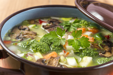 Consomé de verduras,detalle cocina